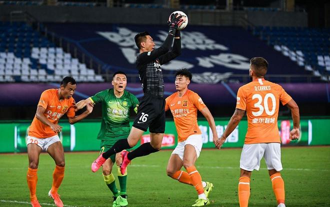 官方：狼队签下挪威后卫沃尔费；据悉转会费为1200万欧