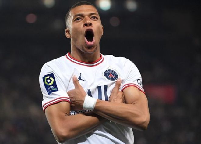 此前连续缺席4场！雄鹿官方：字母哥今日对阵尼克斯迎来复出