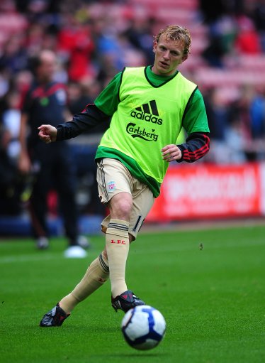 卡马文加宣布在安哥拉开办足球学院：回馈祖国对我的培养（卡马文加在安哥拉设立足球学院，以行动回报祖国栽培）