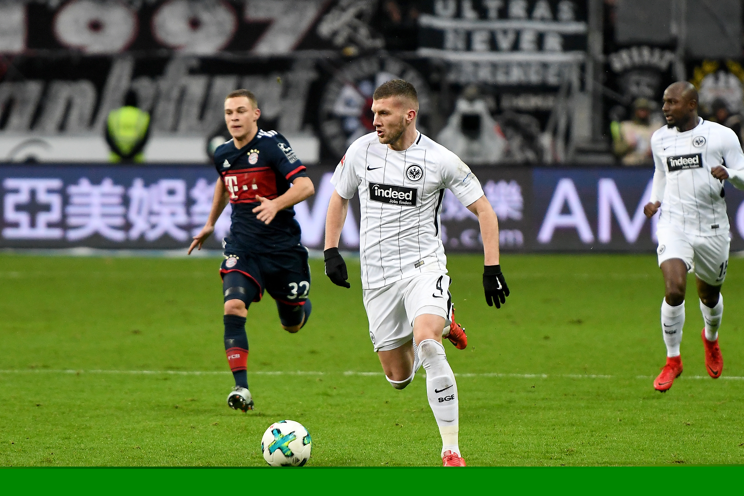 环足奖年度最佳前锋最终8人候选：登贝莱、亚马尔、姆巴佩在列