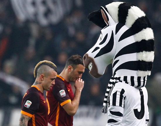 沙特媒体：利雅得胜利有意在明夏免签巴萨后卫克里斯滕森（沙媒：利雅得胜利计划明夏免签巴萨后卫克里斯滕森）