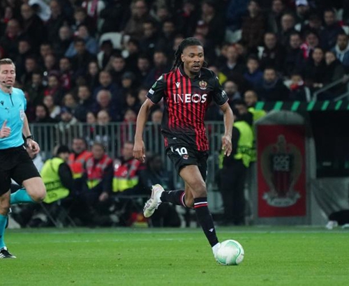 张外龙：向余望是中国足球未来的重要资源，我曾帮他重建信心（张外龙：向余望是国足未来的关键财富，我曾帮助他重拾信心）