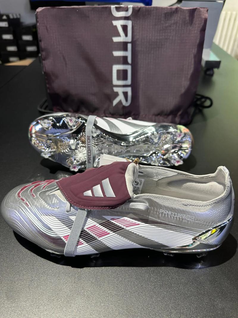 背身列队，拉普拉塔大学生参与此事的球员全体被禁赛两场