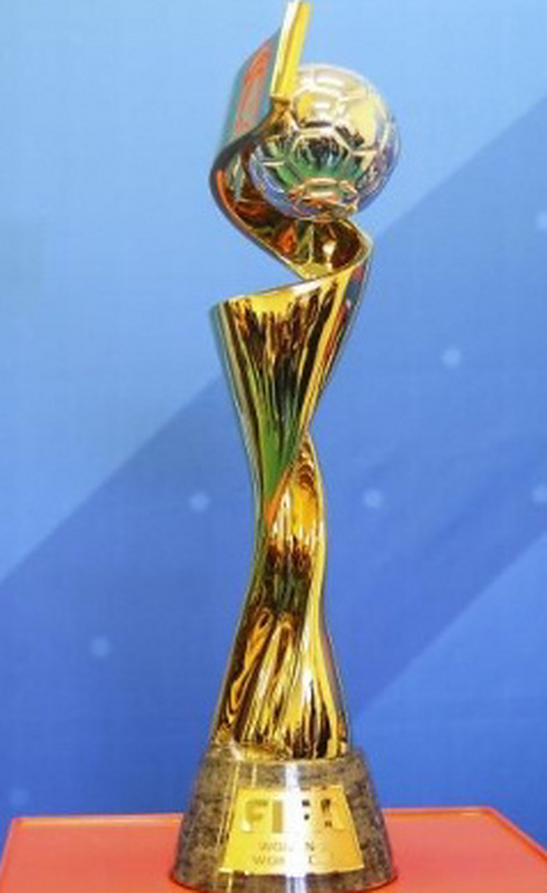 2进2出，再见利物浦！曝英超名帅空降，欧冠功勋离队（2入2出，利物浦告别！英超名帅上任，欧冠功臣离队）