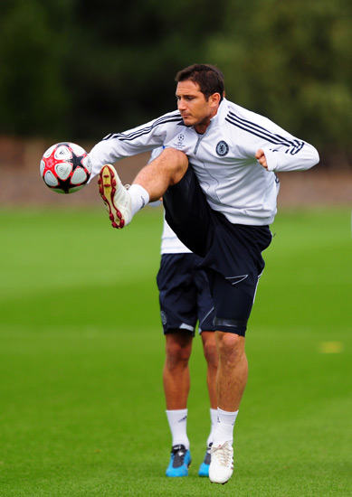 阿森纳3-1完胜拜仁，五档次差距尽显，欧冠小组赛掀翻对手（欧冠小组赛：阿森纳3-1击溃拜仁，实力鸿沟一览无遗）