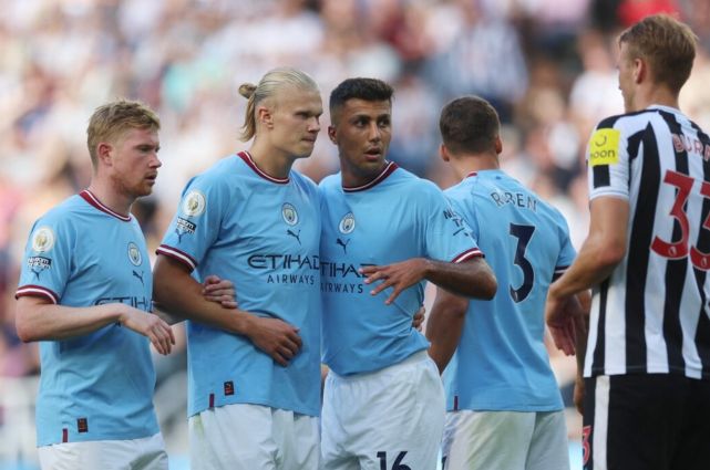 官方：法兰克福签下日本19岁后卫小杉启太，明年1月正式加盟（官宣：日本19岁后卫小杉启太签约法兰克福，明年1月入队）