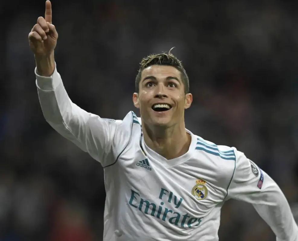 魏祥鑫：明年上半年会留在梅州踢球；希望能在欧塞尔踢出来