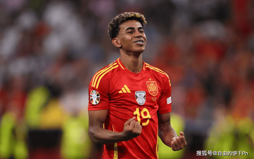 英冠半场：伯吉斯乌龙，雷克瑟姆暂1-0斯旺西（英冠半场战况：伯吉斯自摆乌龙，雷克瑟姆暂以1-0领先斯旺西）