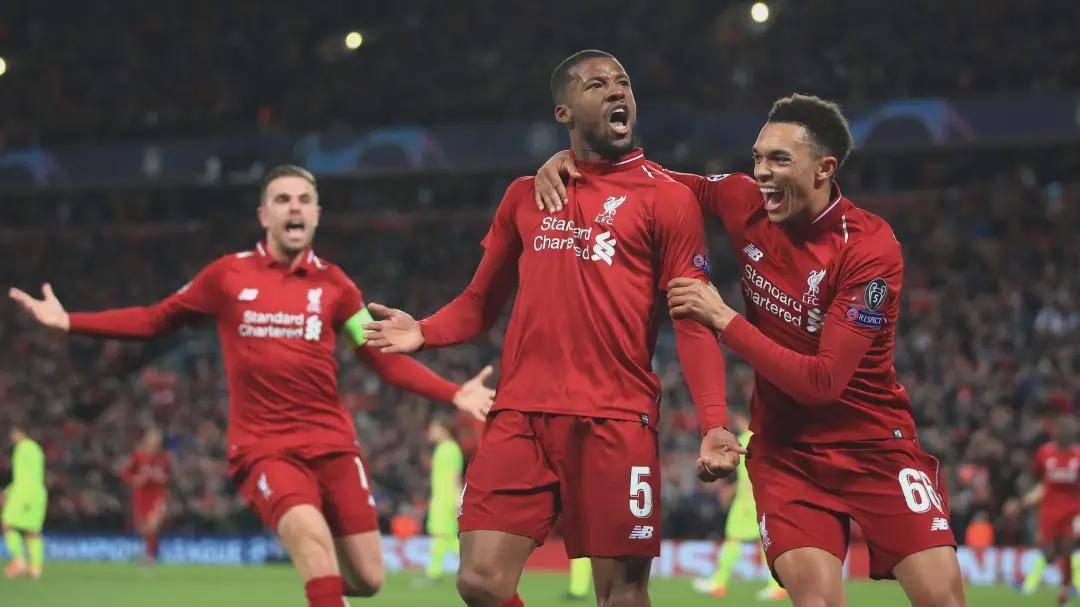 足球报：泰山队确定由韩鹏继续执教；有意更换2名中后场外援（足球报：泰山队确认韩鹏留任主帅，拟更换两名中后场外援）