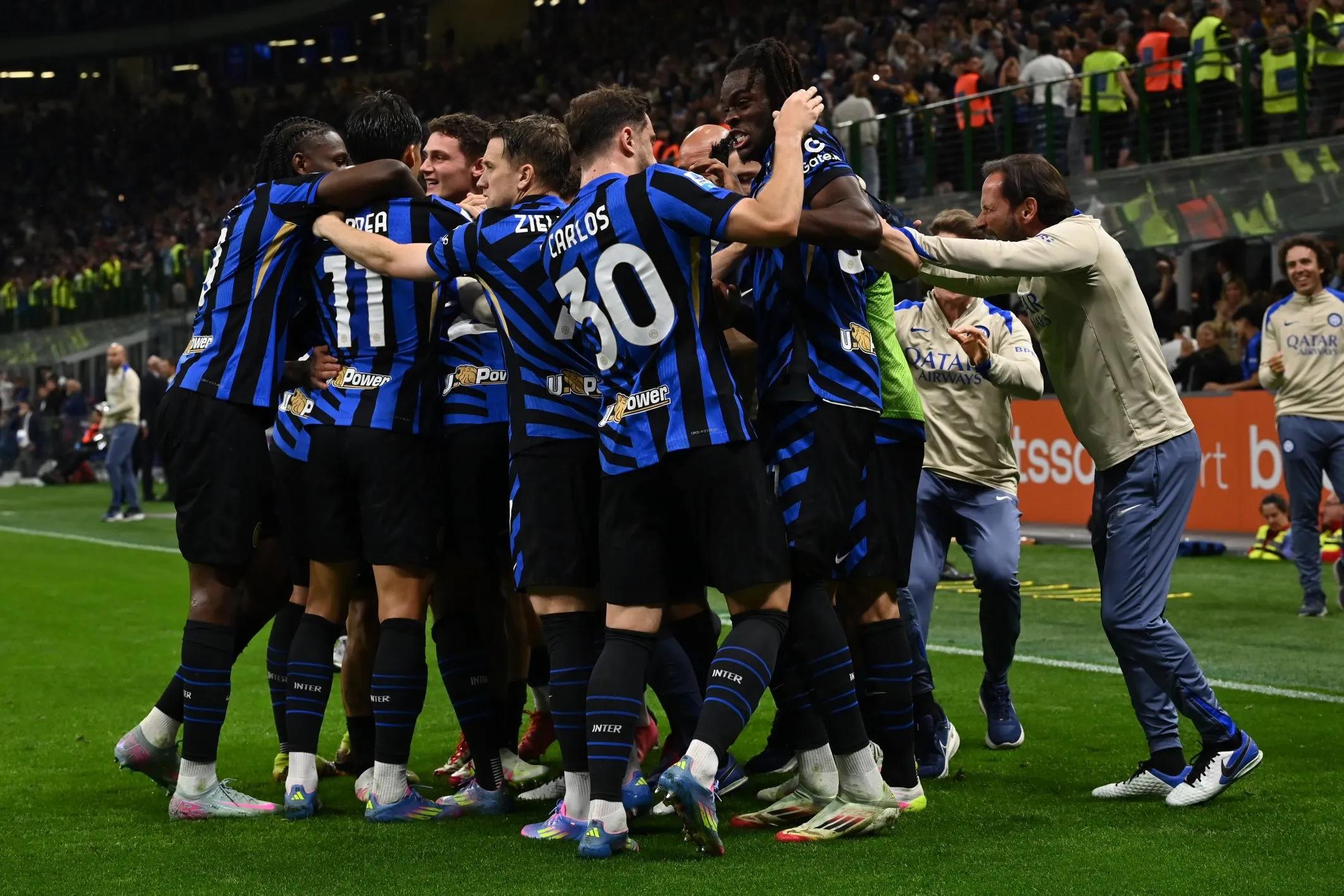 太阳报：巴萨想签15岁新星加布里埃尔，但曼联有信心留下他